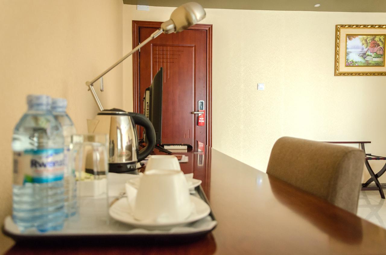 Hillside Plaza Hotel Kampala Exterior foto