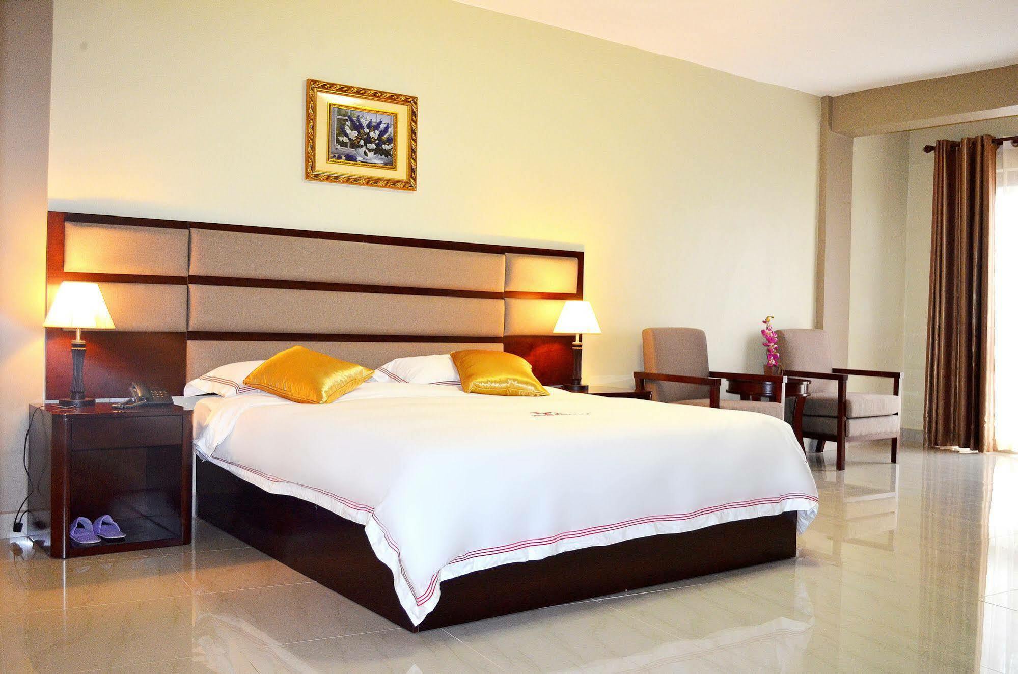 Hillside Plaza Hotel Kampala Exterior foto