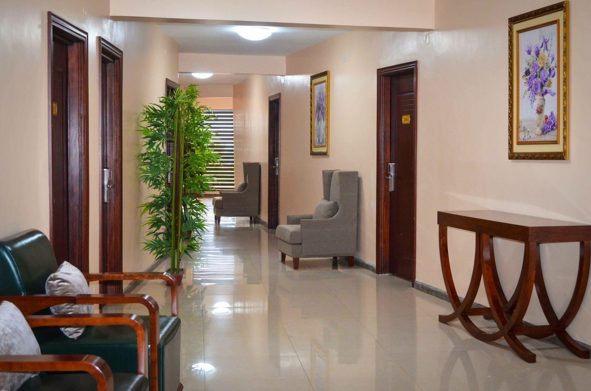 Hillside Plaza Hotel Kampala Exterior foto